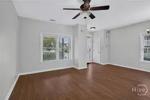425 E 31st St, Savannah, GA 31401 - Photo 8