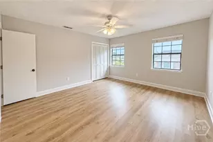 2220 E Victory Dr, Savannah, GA 31404 - Photo 10