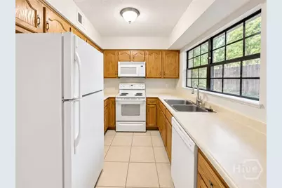2220 E Victory Drive #16, Savannah, GA 31404 - Photo 6