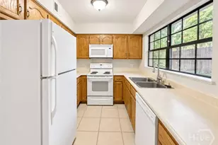 2220 E Victory Dr, Savannah, GA 31404 - Photo 6