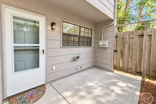 2220 E Victory Dr, Savannah, GA 31404 - Photo 14