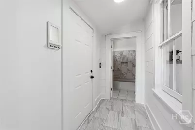 218 W Anderson Street #Upper Unit, Savannah, GA 31401 - Photo 18