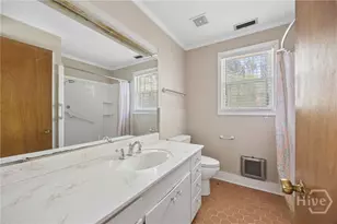 301 Marguerite St, Claxton, GA 30417 - Photo 16