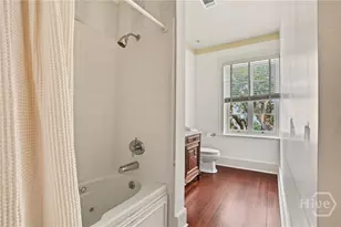 11 W Jones St, Savannah, GA 31401 - Photo 32
