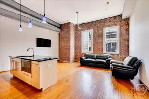 122 W Broughton St, Savannah, GA 31401 - Photo 12