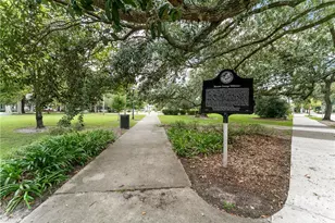 524 E Henry St, Savannah, GA 31401 - Photo 24