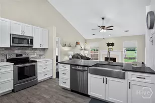101 Laurens Ln, Savannah, GA 31419 - Photo 12