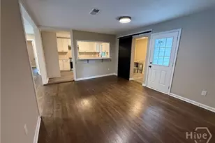 2406 Bon Air Dr, Savannah, GA 31406 - Photo 6