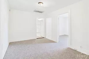 211 W 59th St, Savannah, GA 31405 - Photo 16