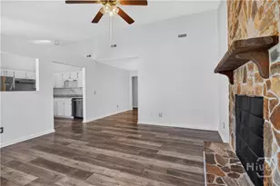 1390 Forest Lake Dr, Hinesville, GA 31313 - Photo 6