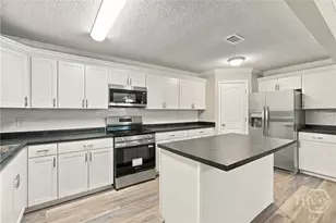 645 Parker Dr, Hinesville, GA 31313 - Photo 4