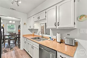77 Red Fox Dr, Savannah, GA 31419 - Photo 10