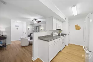 401 N Cromwell Rd, Savannah, GA 31410 - Photo 12