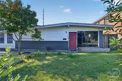 303 E 60th Street, Savannah, GA 31405 - Photo 2
