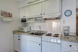 1217 Bay St, Tybee Island, GA 31328 - Photo 10