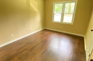 1302 E 70th St, Savannah, GA 31404 - Photo 6