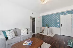 17 E 37th St, Savannah, GA 31401 - Photo 10