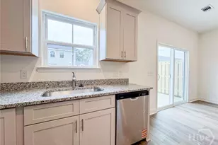 70 Beaumont Dr, Hinesville, GA 31313 - Photo 8