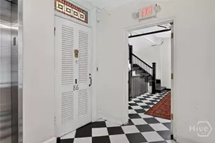 24 E Liberty St, Savannah, GA 31401 - Photo 4