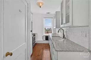 24 E Liberty St, Savannah, GA 31401 - Photo 10
