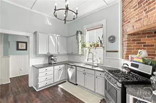 115 E 36th St, Savannah, GA 31401 - Photo 14