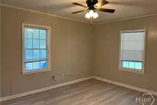 1824 E 39th St, Savannah, GA 31404 - Photo 6