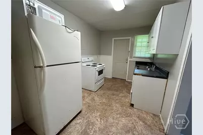 1824 E 39th Street, Savannah, GA 31404 - Photo 8