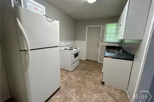 1824 E 39th St, Savannah, GA 31404 - Photo 8