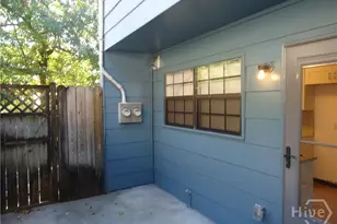 2220 E Victory Dr, Savannah, GA 31404 - Photo 18