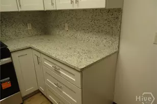 2220 E Victory Dr, Savannah, GA 31404 - Photo 10