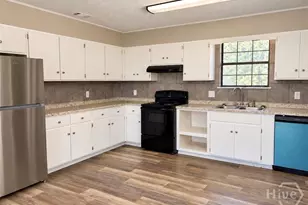 792 Wildwood Dr, Hinesville, GA 31313 - Photo 4