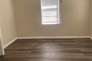 806 E 32nd St, Savannah, GA 31401 - Photo 2