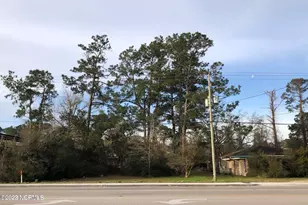 1017 W Corbett Ave, Swansboro, NC 28584 - Photo 1