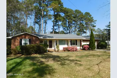 1003 W Scotsdale Road, Laurinburg, NC 28352 - Photo 1