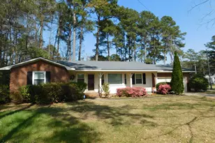 1003 W Scotsdale Rd, Laurinburg, NC 28352 - Photo 1