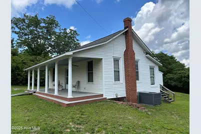 106 W Barrett Street, Carthage, NC 28327 - Photo 1