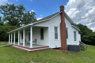 106 W Barrett St, Carthage, NC 28327 - Photo 1