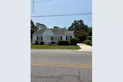 908 E 7th Street, Lumberton, NC 28358 - Photo 1