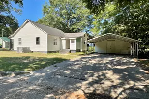 514 E Covington St, Laurinburg, NC 28352 - Photo 1