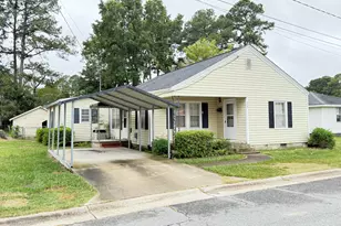 513 Steele St, Mount Olive, NC 28365 - Photo 1