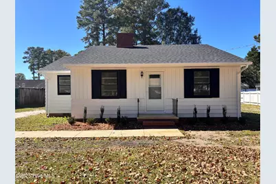 401 Vann Drive, Clinton, NC 28328 - Photo 1