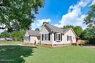 102 Pine Tree Ln, Four Oaks, NC 27524 - Photo 1