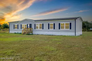 124 Fieldcrest Ln, Beulaville, NC 28518 - Photo 1