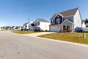 437 Nantucket Trl, Sneads Ferry, NC 28460 - Photo 1