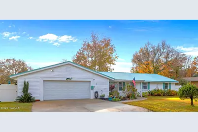 917 Davis Place, Morehead City, NC 28557 - Photo 1