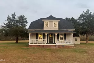 660 Evers Rd, Bladenboro, NC 28320 - Photo 1