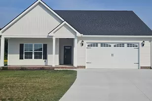 176 Country Cv Ln, Clinton, NC 28328 - Photo 1