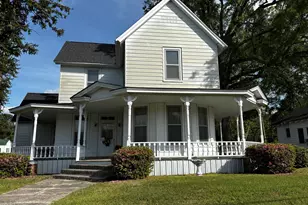 414 N Center St, Mount Olive, NC 28365 - Photo 1