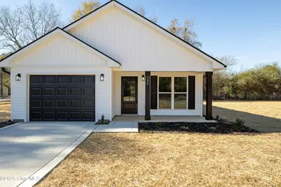 304 S West Street, Roseboro, NC 28382 - Photo 1