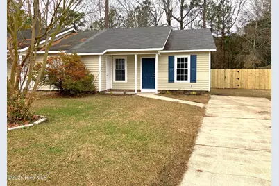 309 W Frances Street, Jacksonville, NC 28546 - Photo 1